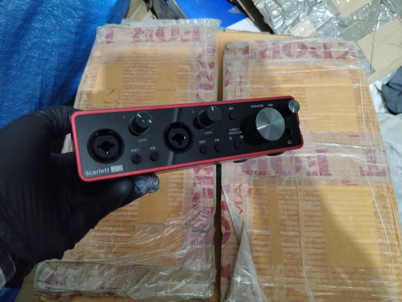 Focusrite Scarlett 2i2 3rd Gen audio interface 4