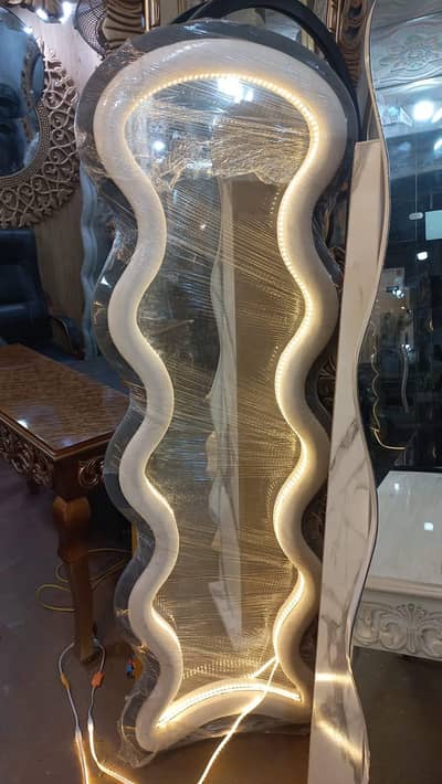 long lingt mirror