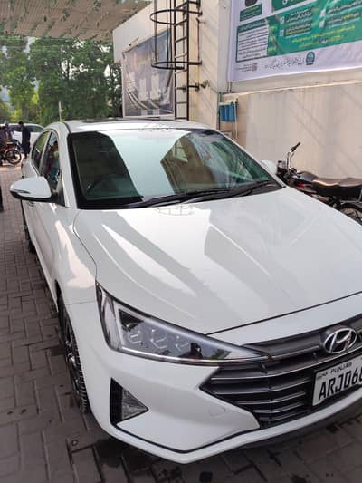 Hyundai Elantra 2024