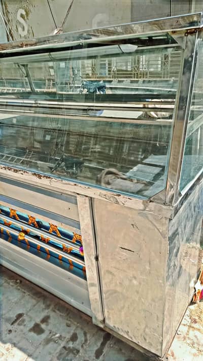 Samosa and Rolls Display Counter