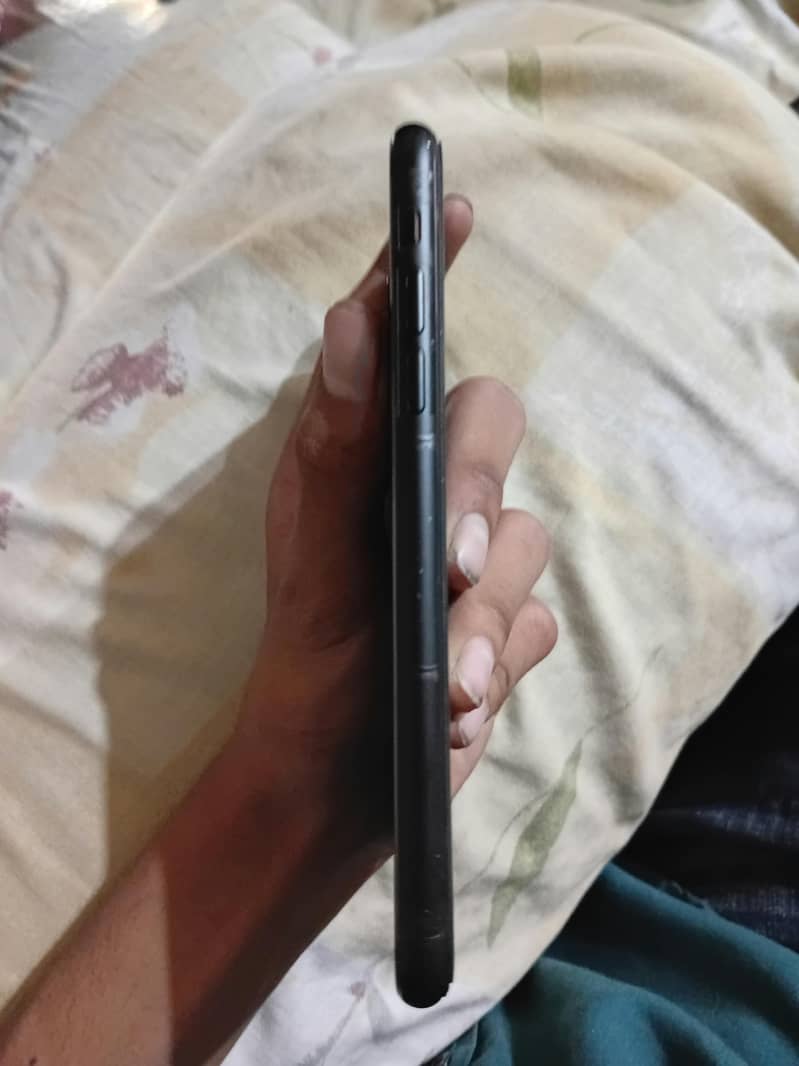 Apple iPhone XR 1
