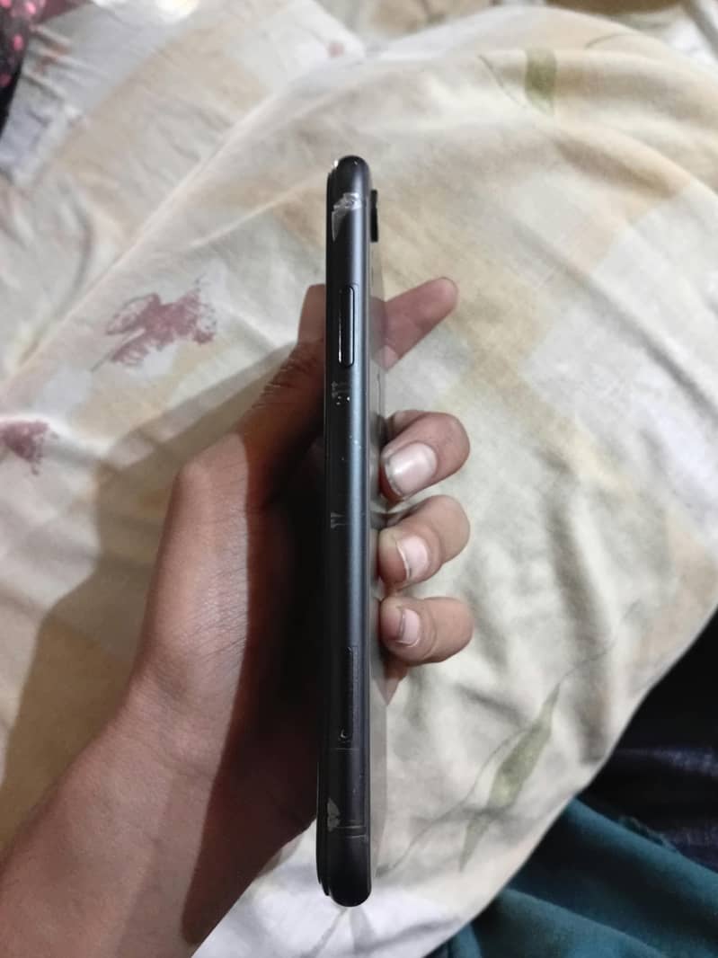 Apple iPhone XR 2