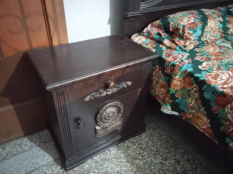 Bed with Side Tables 3