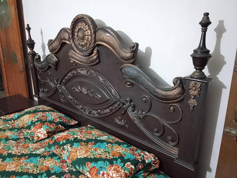 Bed with Side Tables 4