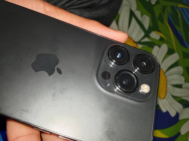 Apple iPhone 13 Pro 1
