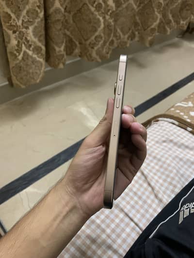 Apple iPhone 16 Pro Max 256gb desert titanium 4 month sim time 10/12