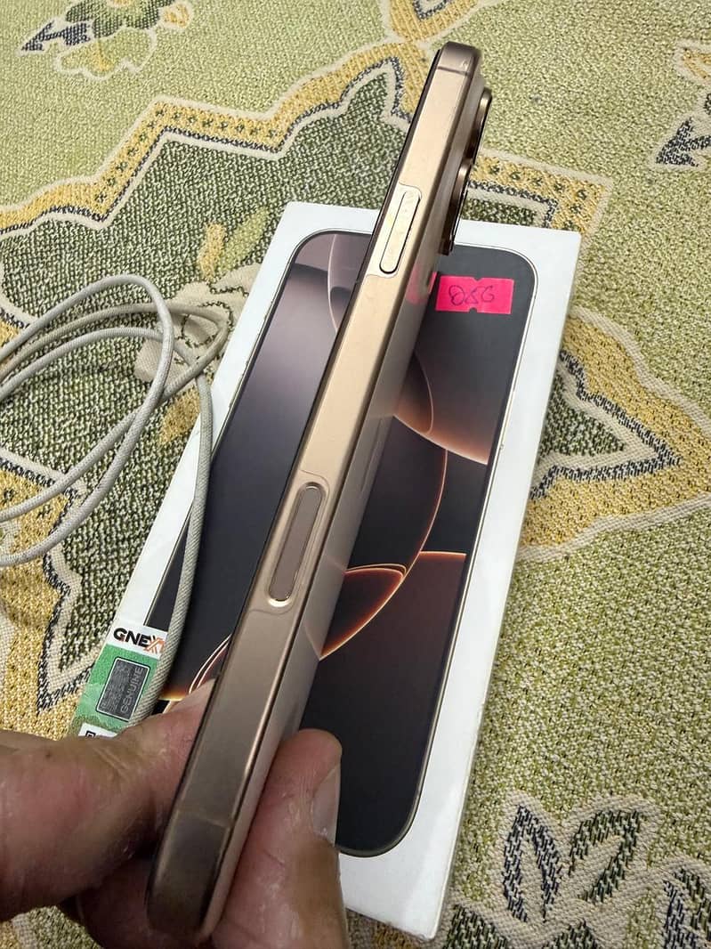 Apple iPhone 16 Pro Max 1