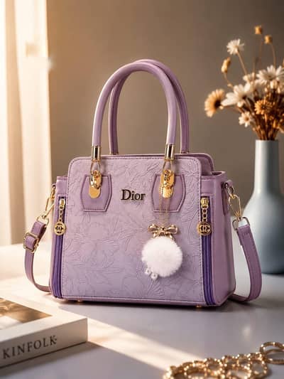 *DIOR BRANDED HAND BAGS FOR GIRLS*