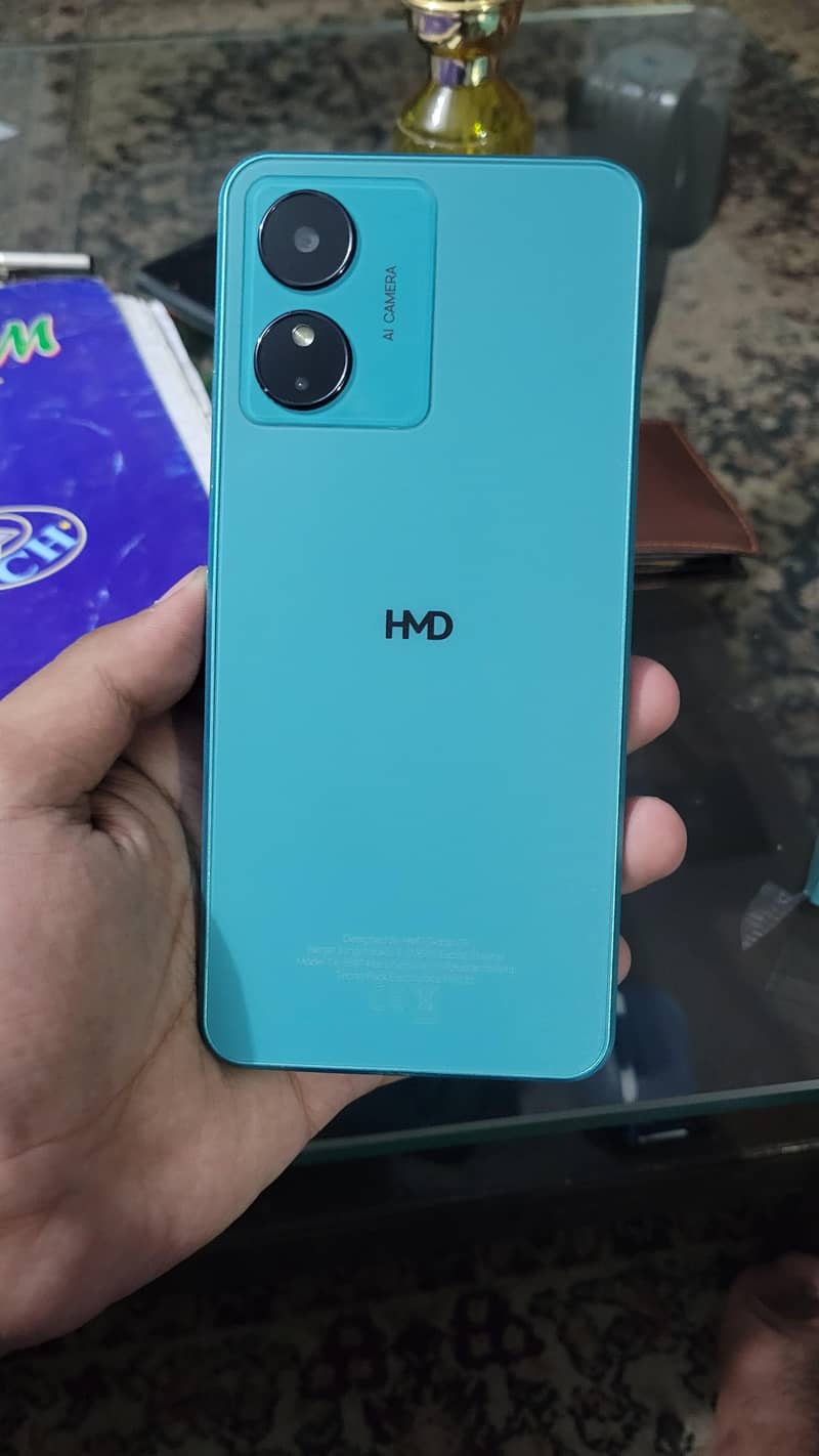 HMD Aura 2 4