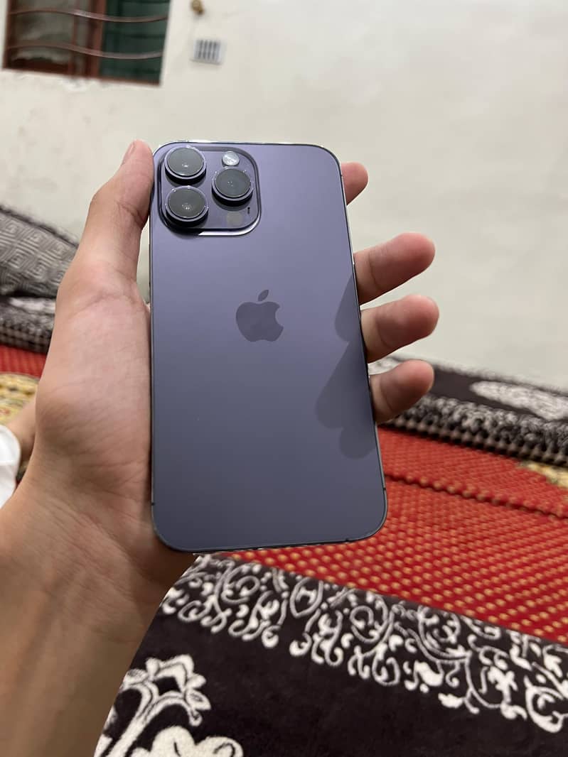 Apple iPhone 14 Pro Max 1