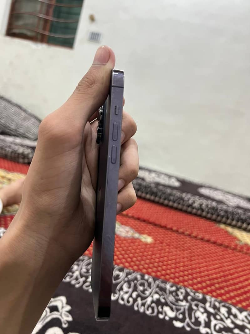 Apple iPhone 14 Pro Max 4