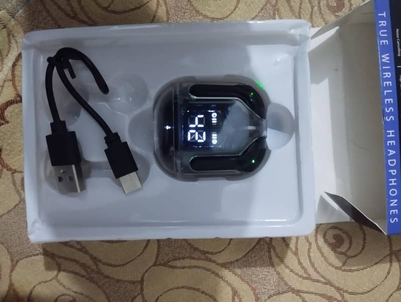 Ear buds 3