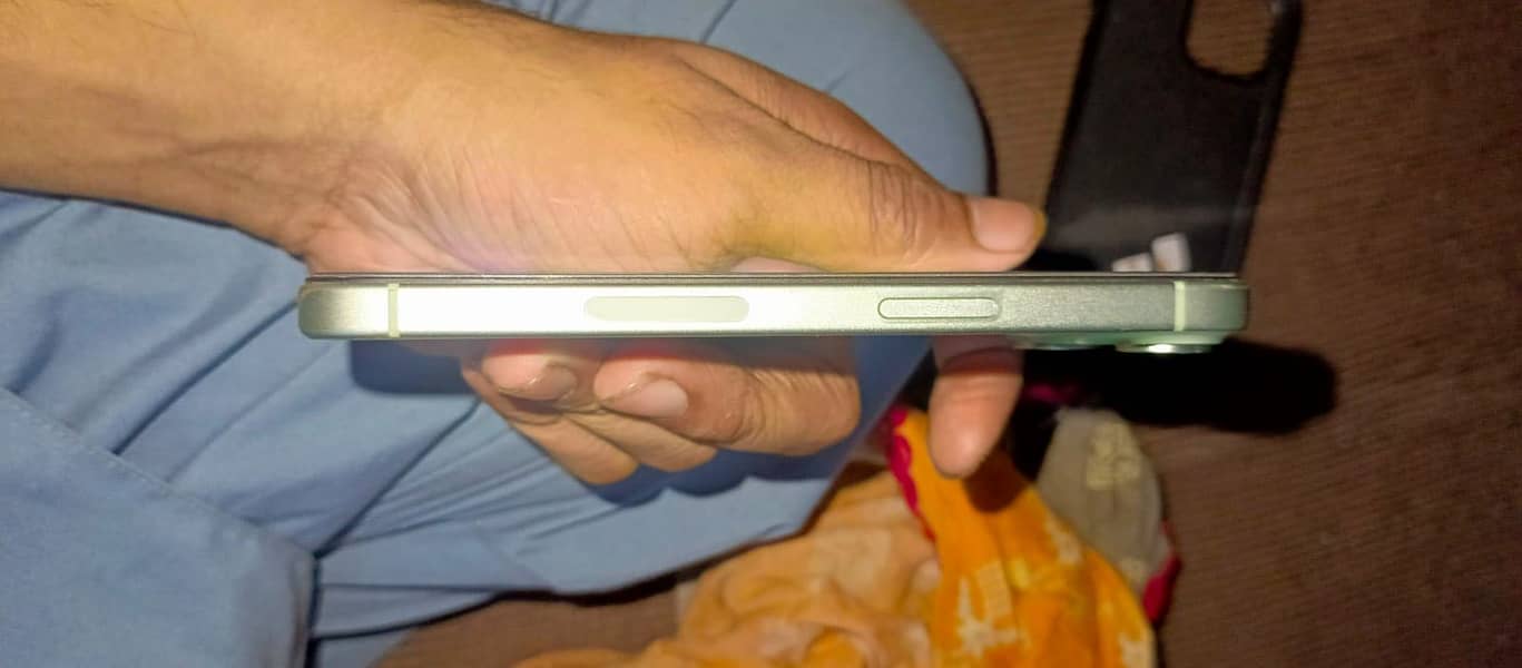 Apple iPhone 15 (jv) 1