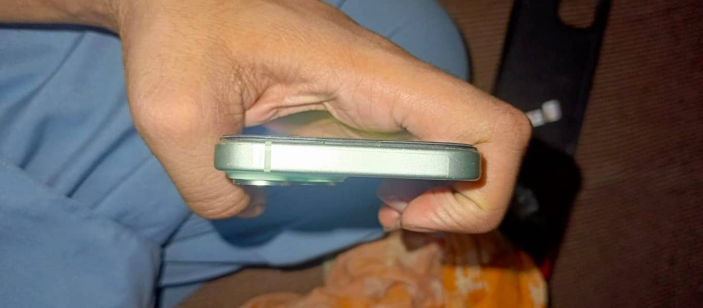 Apple iPhone 15 (jv) 4