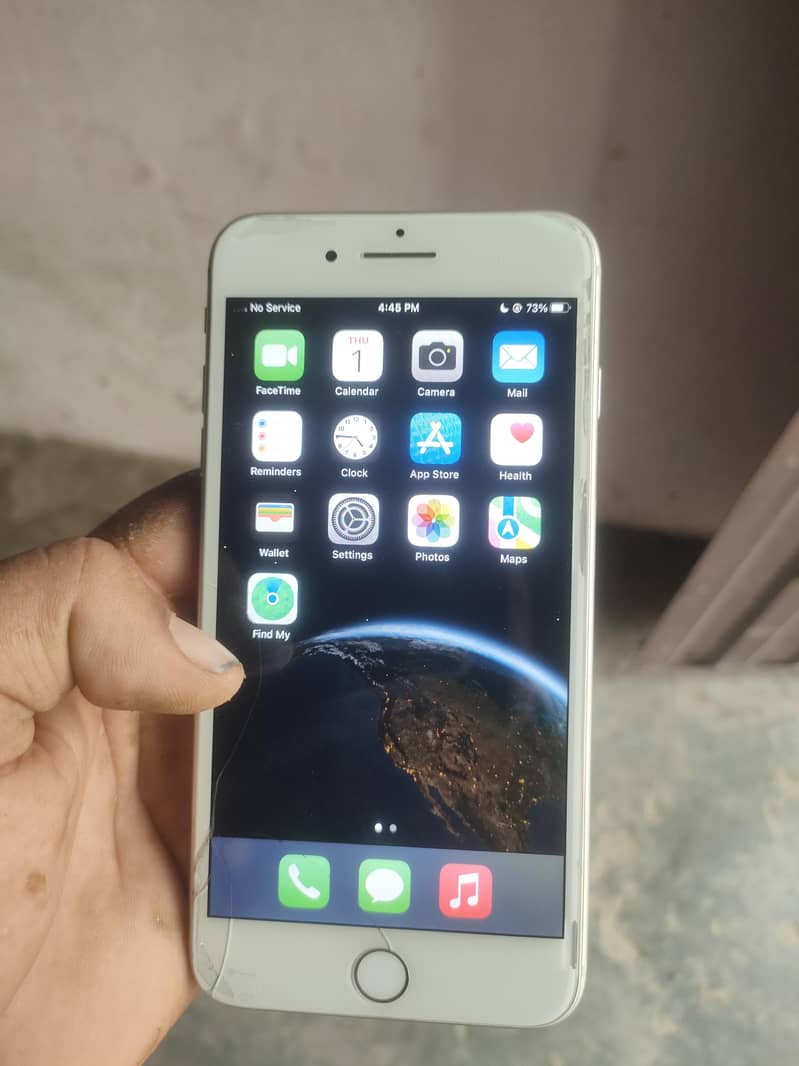 Apple iPhone 8 Plus 1