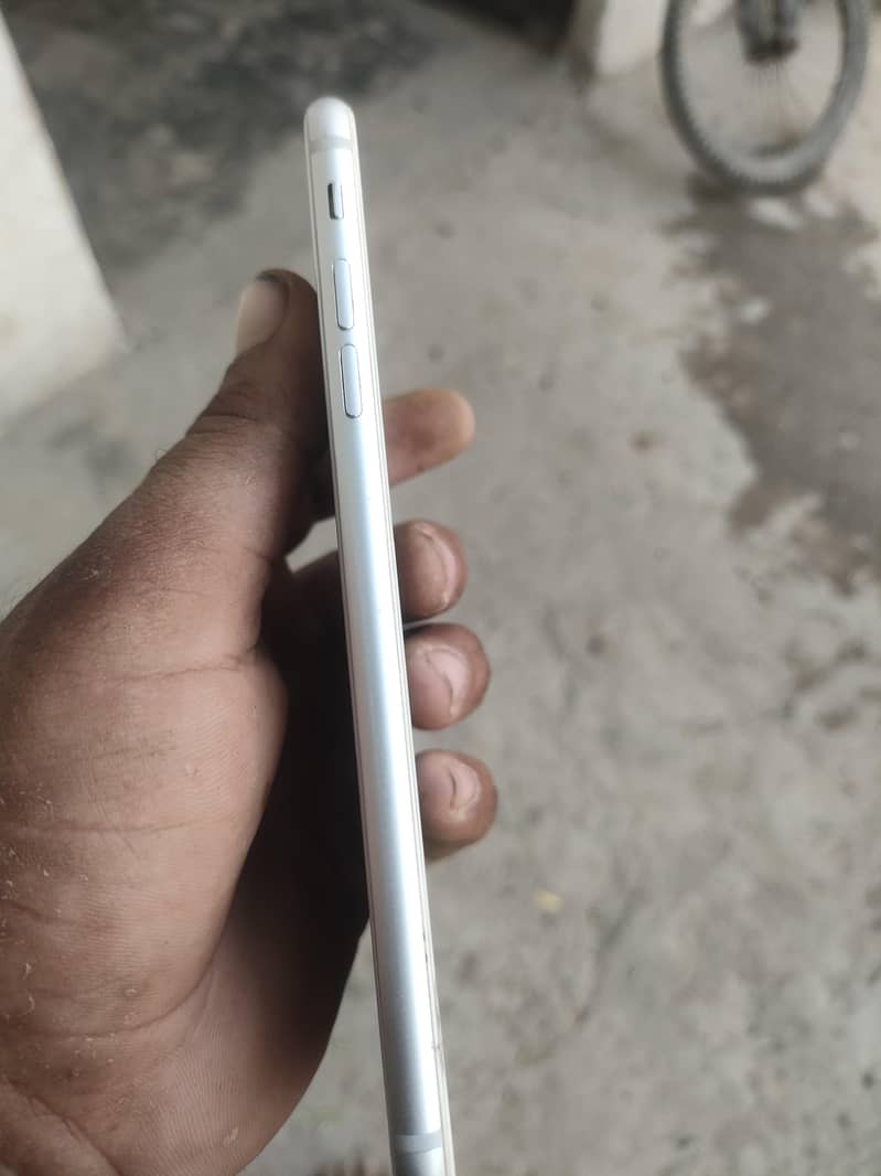 Apple iPhone 8 Plus 2