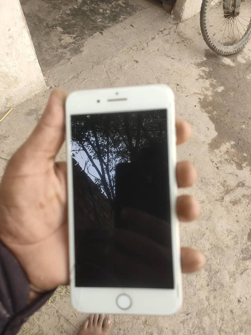 Apple iPhone 8 Plus 5