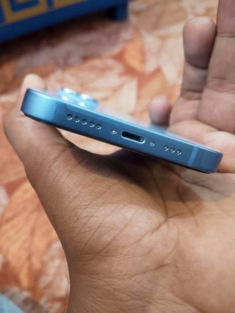 Apple iPhone 14 4