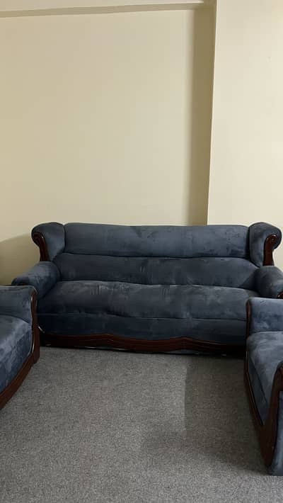 Beautiful Traditional Sofa Set – 5 Seater