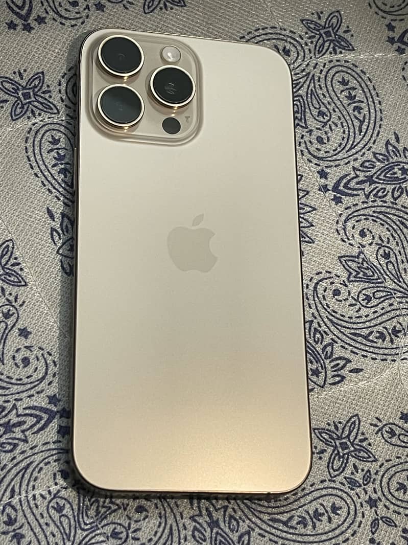 Apple iPhone 16 Pro Max 0