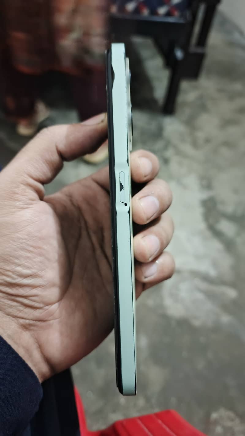Realme C35 4