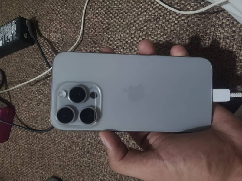 Apple iPhone 15 Pro 0