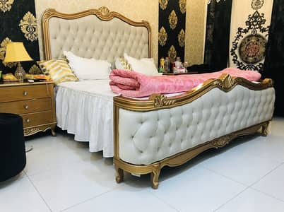 King size Luxury bed in heavy weight