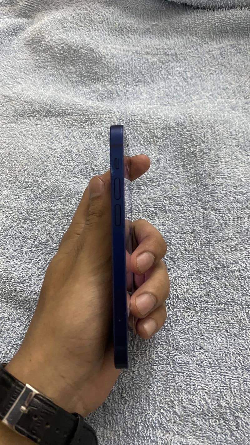 Apple iPhone 12 mini 3