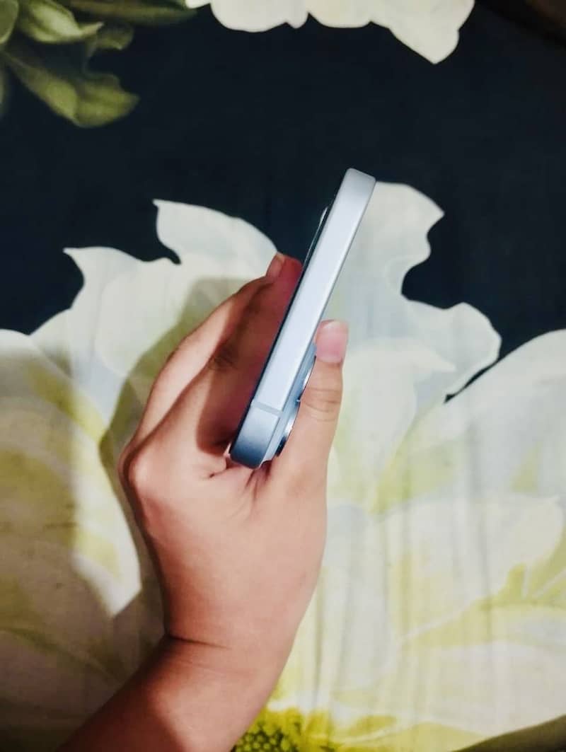 Apple iPhone 15 plus 1