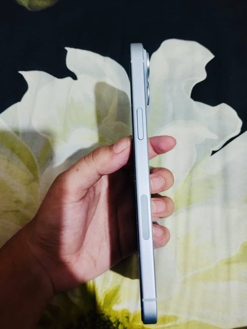 Apple iPhone 15 plus 3