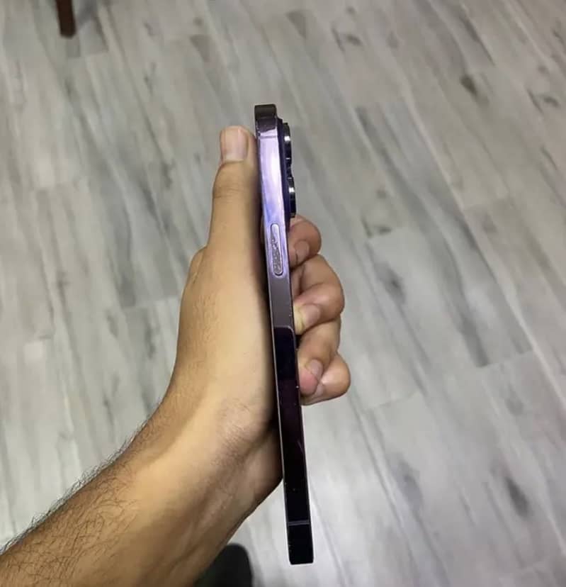 Apple iPhone 14 Pro Max 1