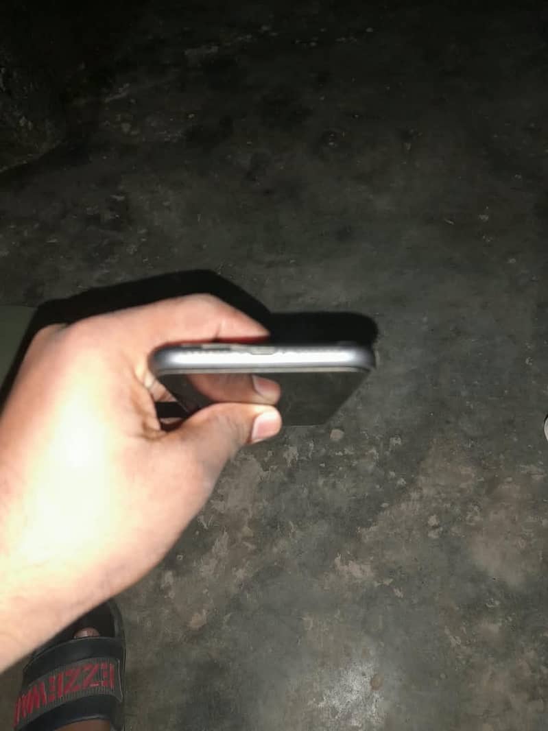Apple iPhone 11 5