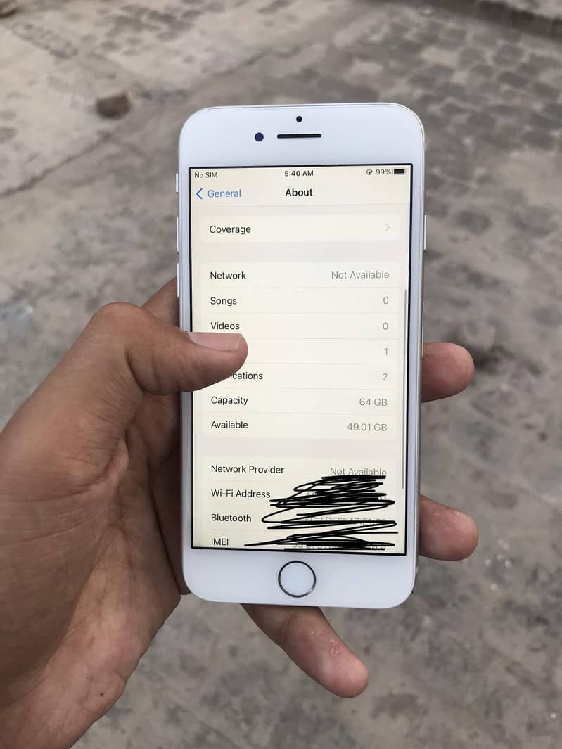 iPhone 8 64gb (03368696095) 1