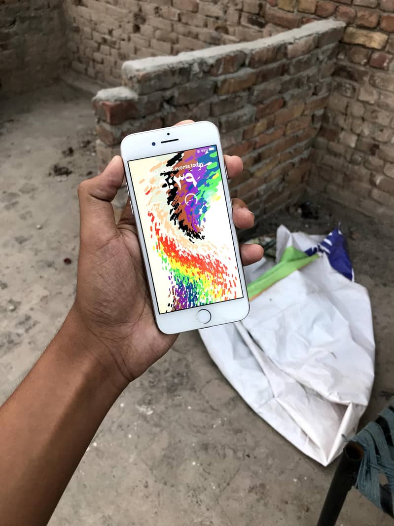 iPhone 8 64gb (03368696095) 3