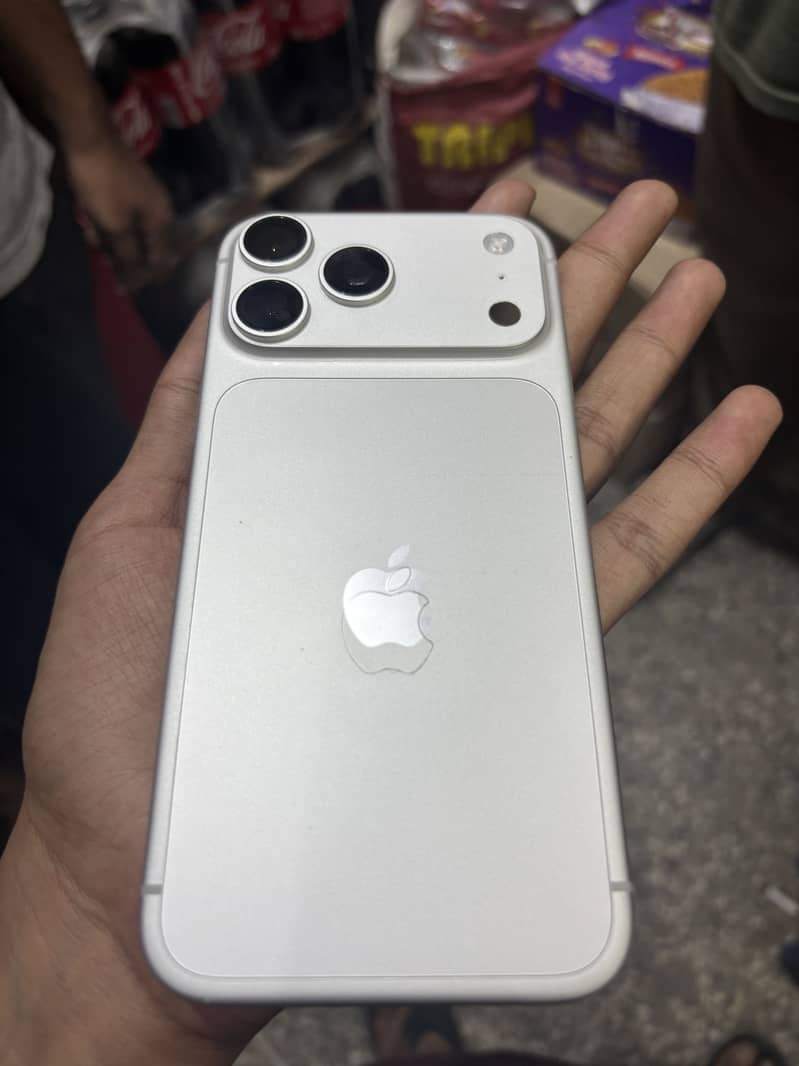 Apple iPhone 18 Pro Max 2