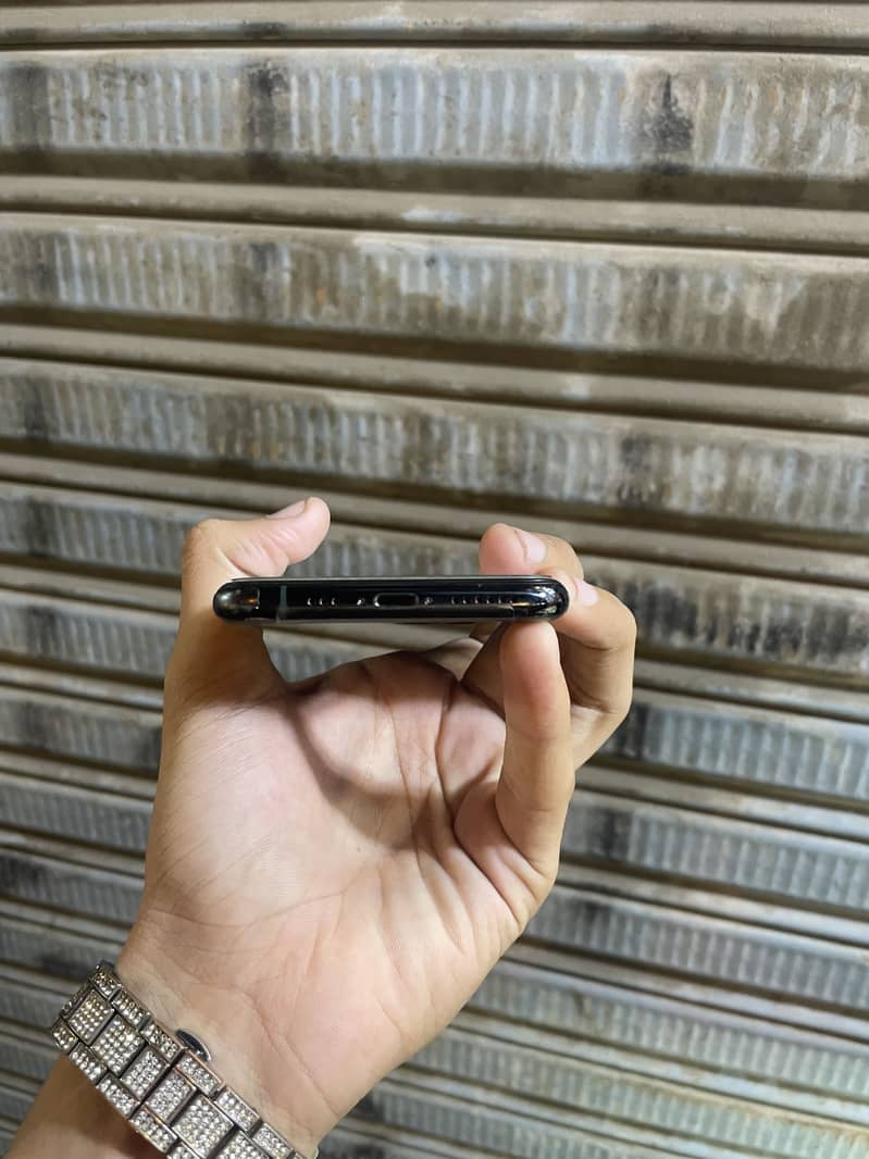 Apple iPhone 11 Pro 3