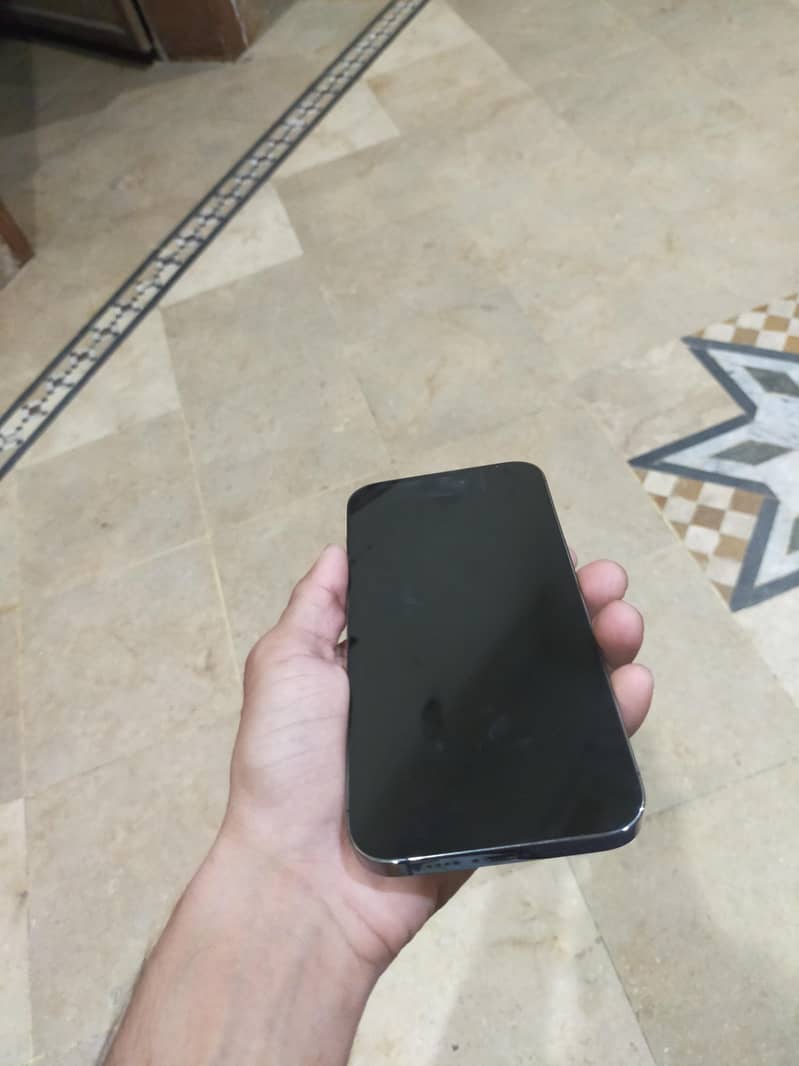 Apple iPhone 14 Pro Max 4