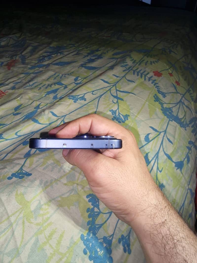 OPPO Reno 15 3