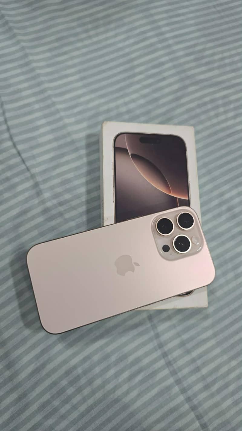 Apple iPhone 16 Pro 0