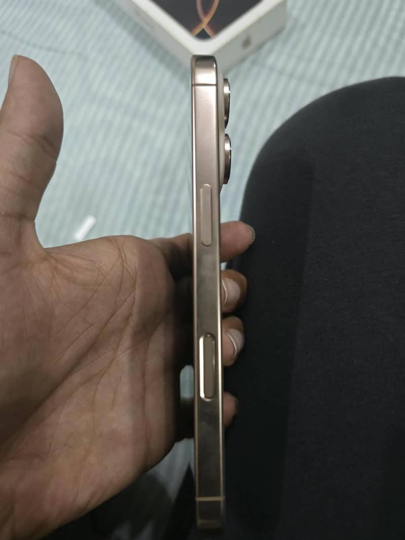 Apple iPhone 16 Pro 5