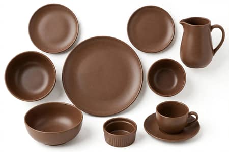 This dinner set in available for sale in good condition color shape b