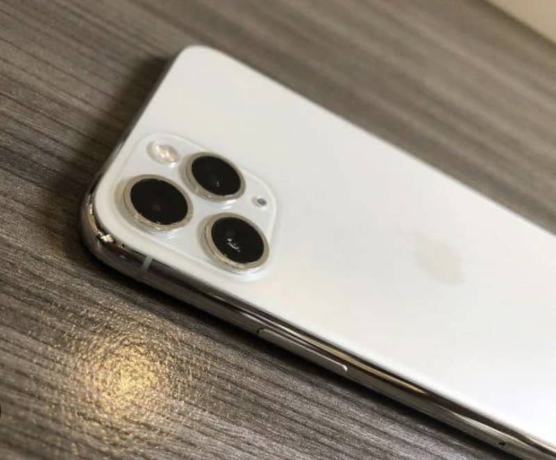 Apple iPhone 11 Pro 1