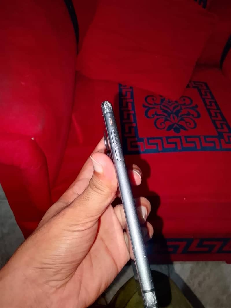 Apple iPhone 11.03144225130 7