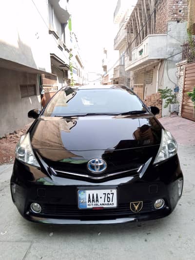 Toyota Prius Alpha 2012