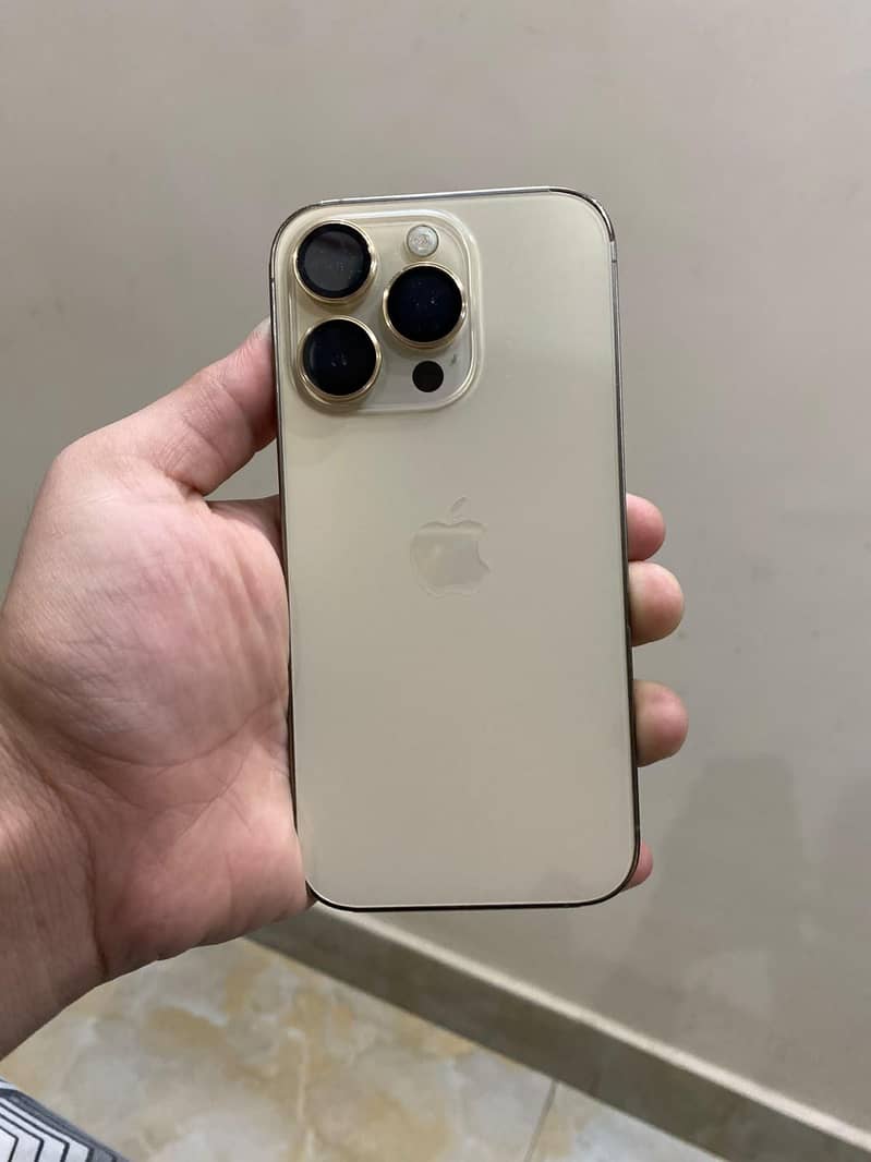 Apple iPhone 14 Pro 1
