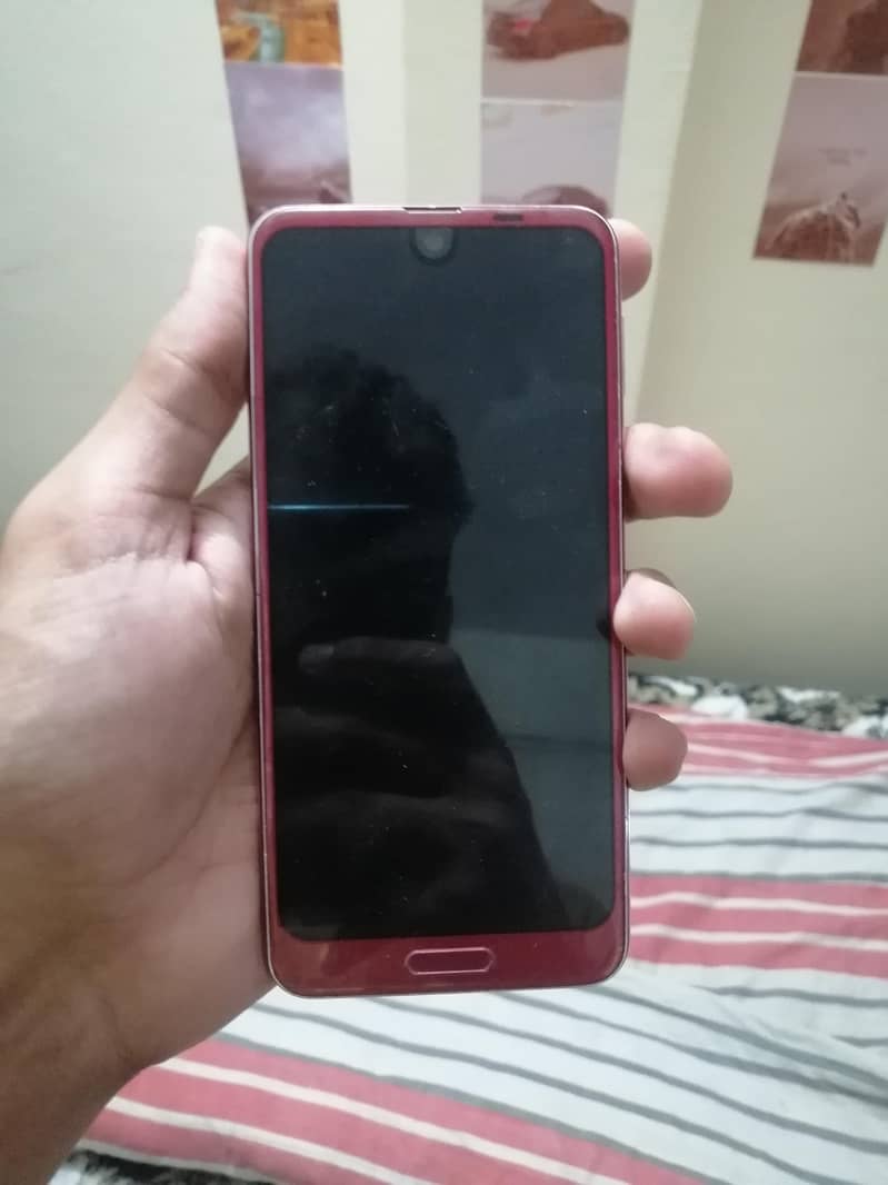 Sharp Aquos R2 0
