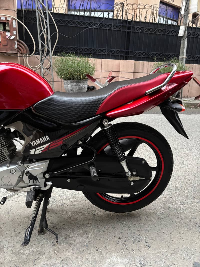 ybr 125 2