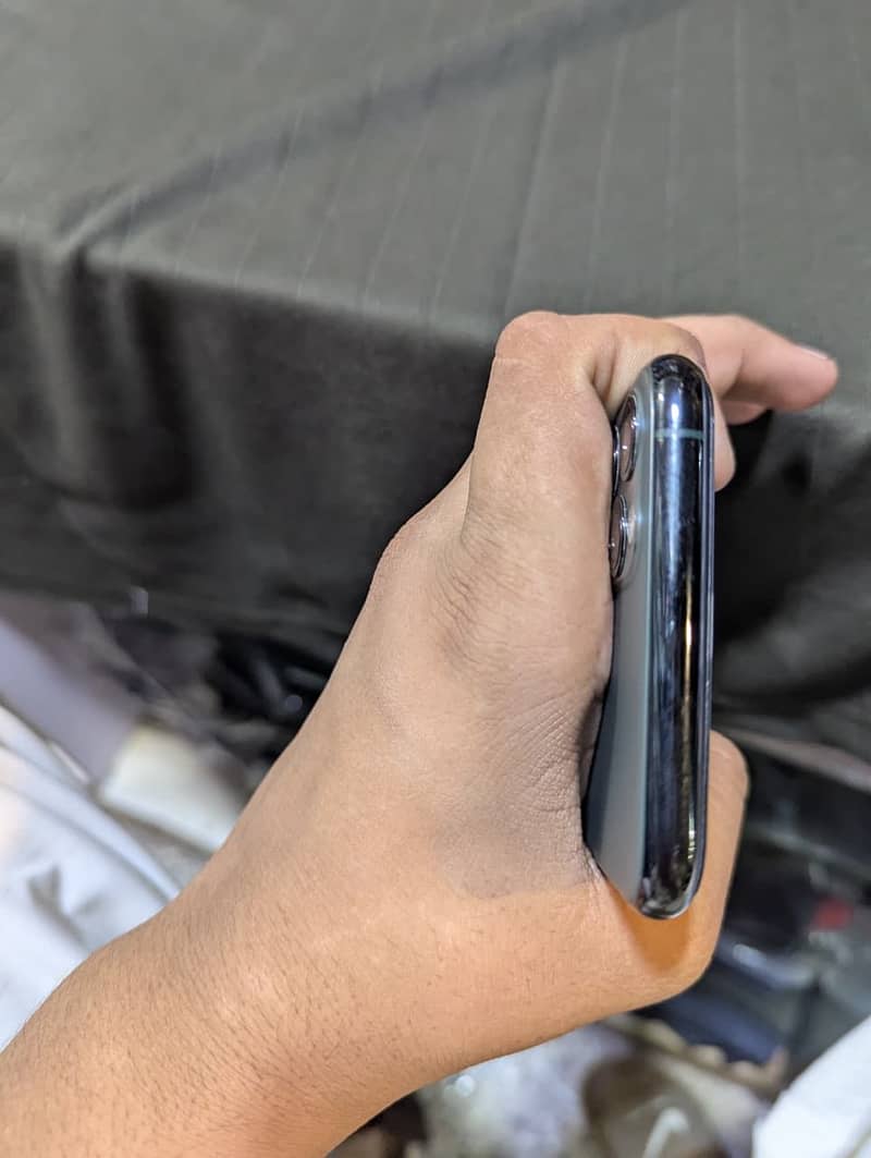 Apple iPhone 11 Pro Max 1