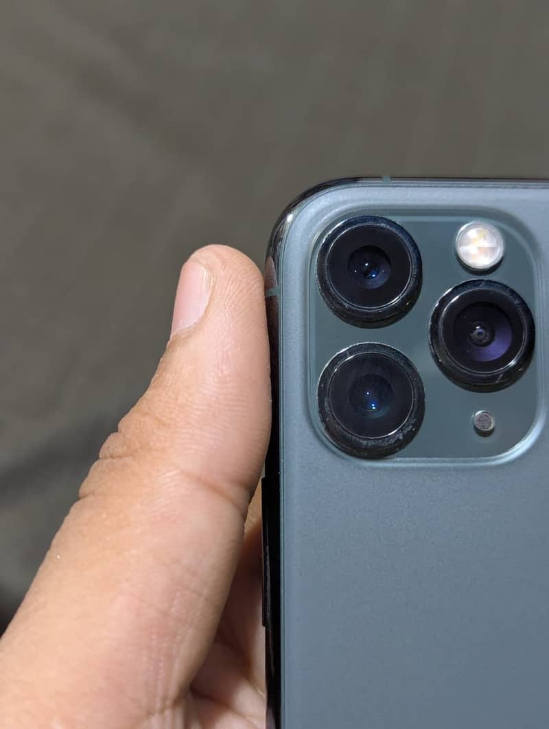 Apple iPhone 11 Pro Max 6
