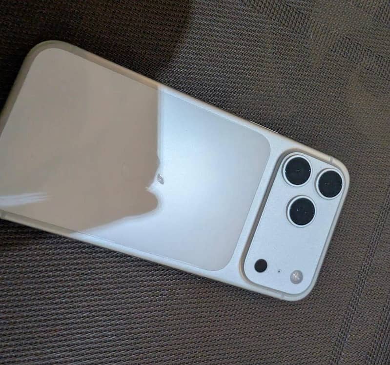 Apple iPhone 17 Pro Max 2